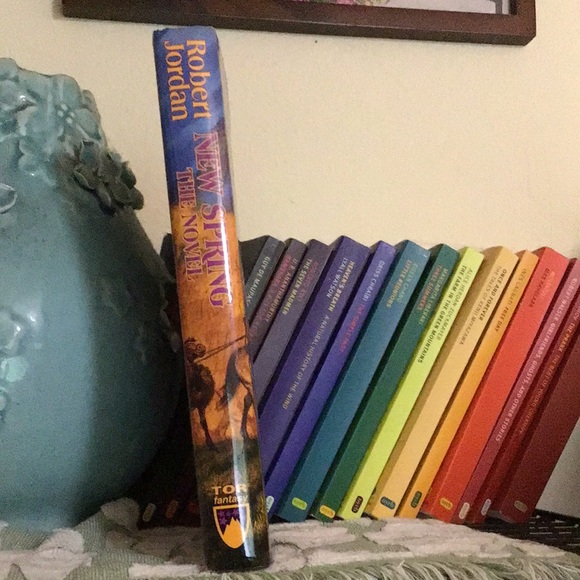 New Spring: The Wheel of Time—In the Beginning, Robert Jordan - Picture 2 of 3